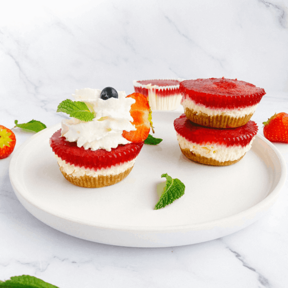 Gezonde cheesecake cups met frambozen en romige vulling