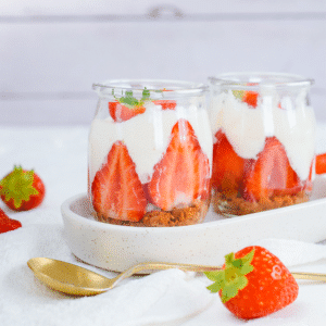 Keto cottage cheese pudding, een koolhydraatarm en keto vriendelijk dessert voor gezond eten en gewichtsverlies.