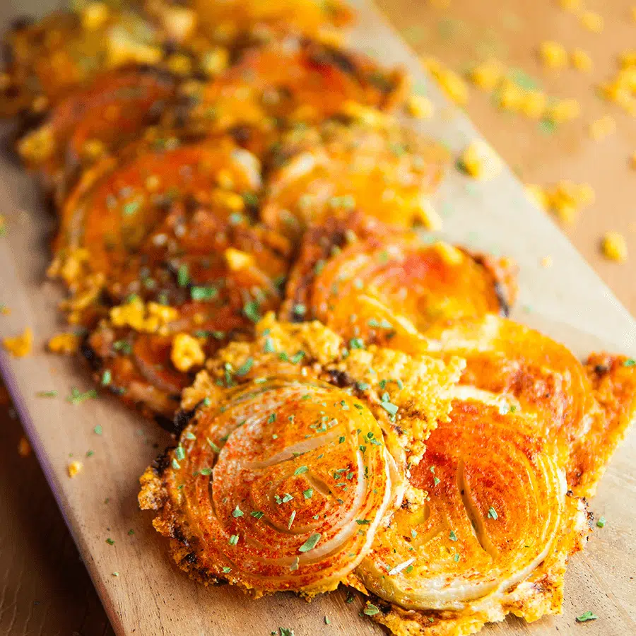 Knapperige keto Parmezaan-ui Ringen met kruiden