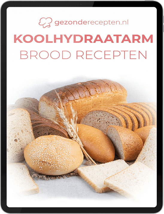 Een tablet met de cover Koolhydraatarm Brood Recepten van gezonderecepten.nl, met verschillende soorten koolhydraatarm brood zoals een heel brood, sneetjes brood, een sesambol en stokbroden, perfect voor een keto en gezond afslankdieet.