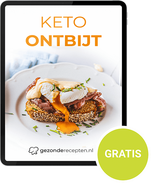 Een tablet met de cover van “Keto Ontbijt” van Gezonderecepten.nl, met een Eggs Benedict gerecht met gepocheerd ei, spek en saus, aangeboden als gratis digitale bonus bij de aankoop van kookboeken — ideaal voor een koolhydraatarm en keto ontbijt.