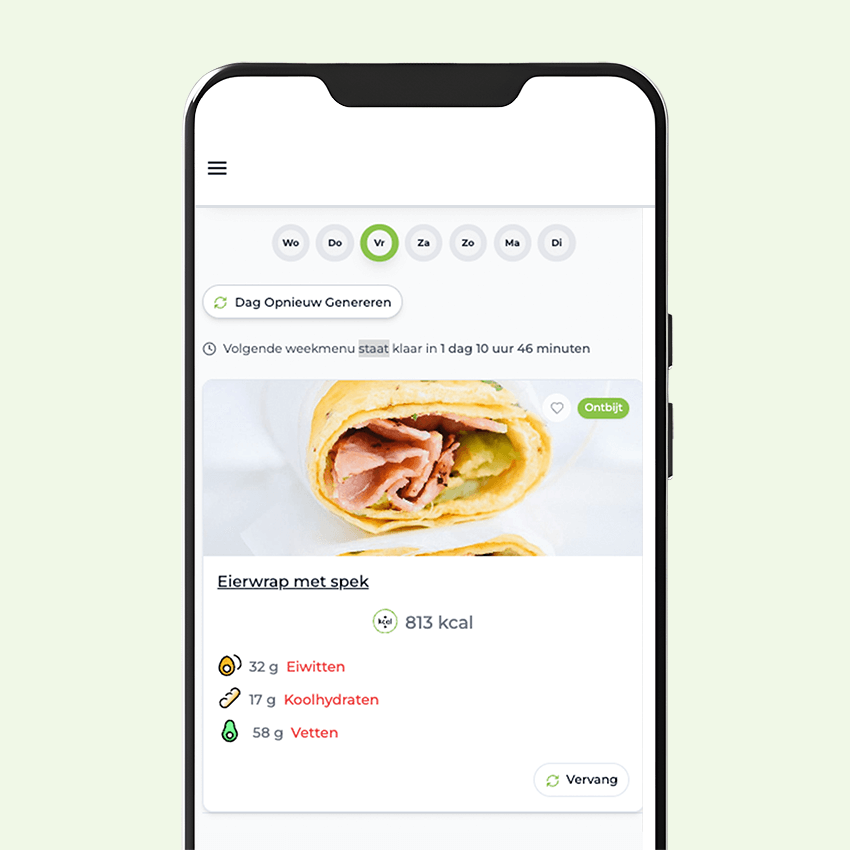 Een telefoonscherm toont de Gezonderecepten.nl maaltijdplanner-app met een keto-recept voor eierwrap met spek en de bijbehorende voedingswaarden