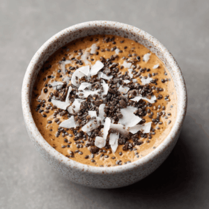 Romige en zachte Keto Espresso Chia Crème met warme espressosmaak en subtiele chia-textuur, perfect voor een gezellig low carb dessert.